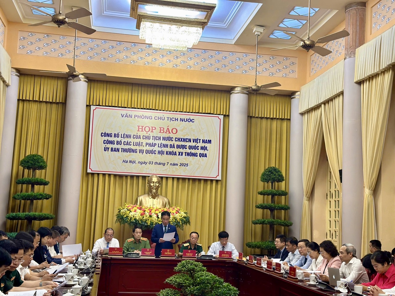 Công bố Lệnh của Chủ tịch nước về Luật sửa đổi, bổ sung một số điều của Luật Quốc tịch Việt Nam vừa được thông qua tại kỳ họp thứ 9,  Quốc hội khóa XV